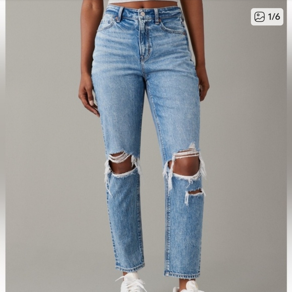 American Eagle Outfitters Strigid Mom Jean Distressed Straight Leg 4R